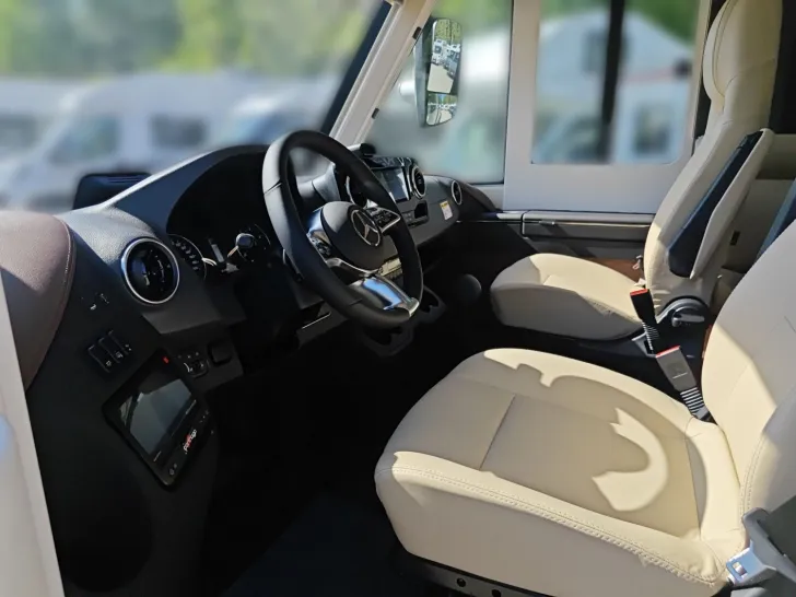 Fahrzeugbild Carthago chic c-line I 4.9 LE L Mercedes #7