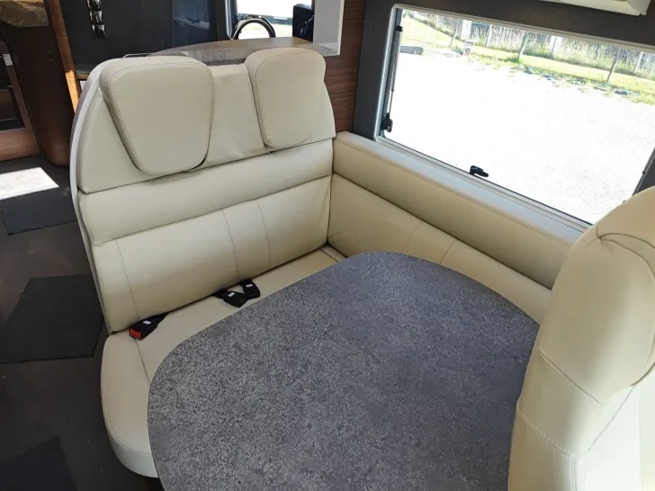 Fahrzeugbild Carthago chic c-line I 4.9 LE L Mercedes #12