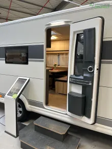 Fahrzeugbild Hobby De Luxe 545 KMF Ehem. Mietwagen / 2000 kg / Dusche #12