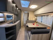 Fahrzeugbild Hobby De Luxe 545 KMF Ehem. Mietwagen / 2000 kg / Dusche #15