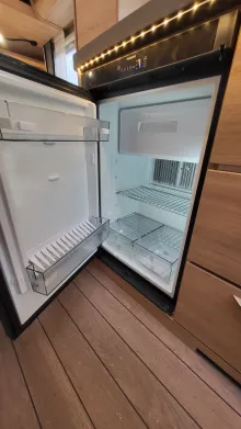 TV-Vorbereitung Knaus Südwind 460 EU Black Selection inkl. Markise in schwarz