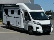 Fahrzeugbild Bürstner Signature SFT 7.1 Hubbett+Küchen+Technik/Design #1