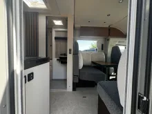 Fahrzeugbild Bürstner Signature SFT 7.1 Hubbett+Küchen+Technik/Design #9