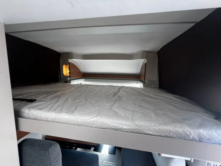 Fahrzeugbild Bürstner Signature SFT 7.1 Hubbett+Küchen+Technik/Design #15