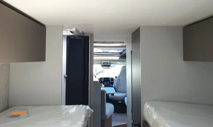 Fahrzeugbild LMC Cruiser 750 EL #12