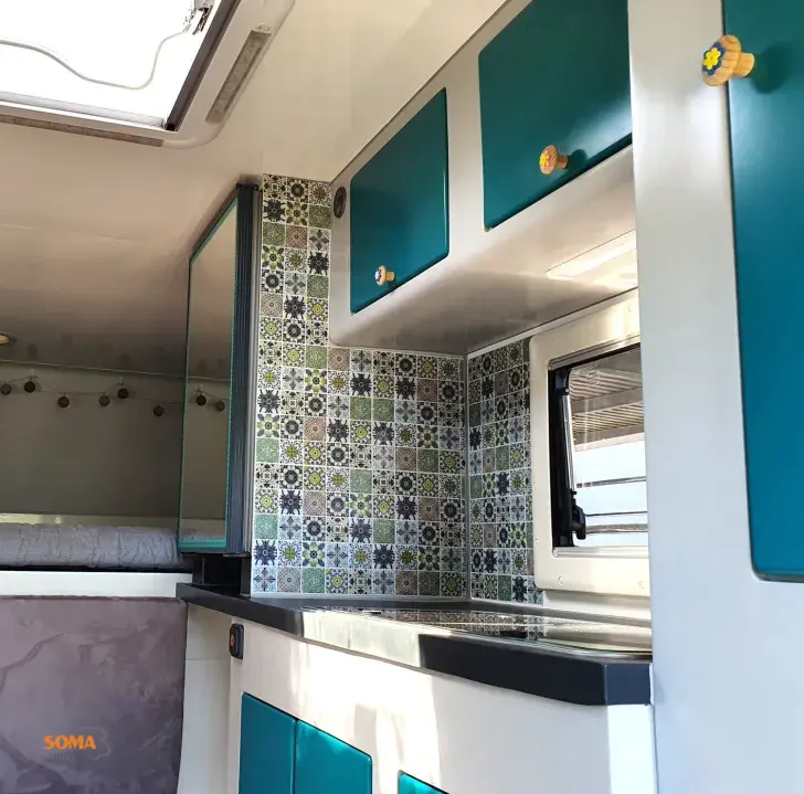 Fahrzeugbild Wohnkabine Campcrown 230 ähnlichTischer #11