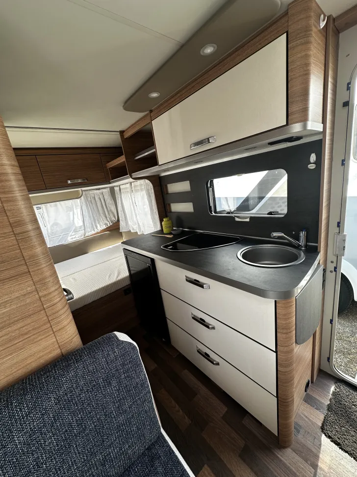 Fahrzeugbild Weinsberg CaraOne 420 QD Truma Rangierhilfe #11