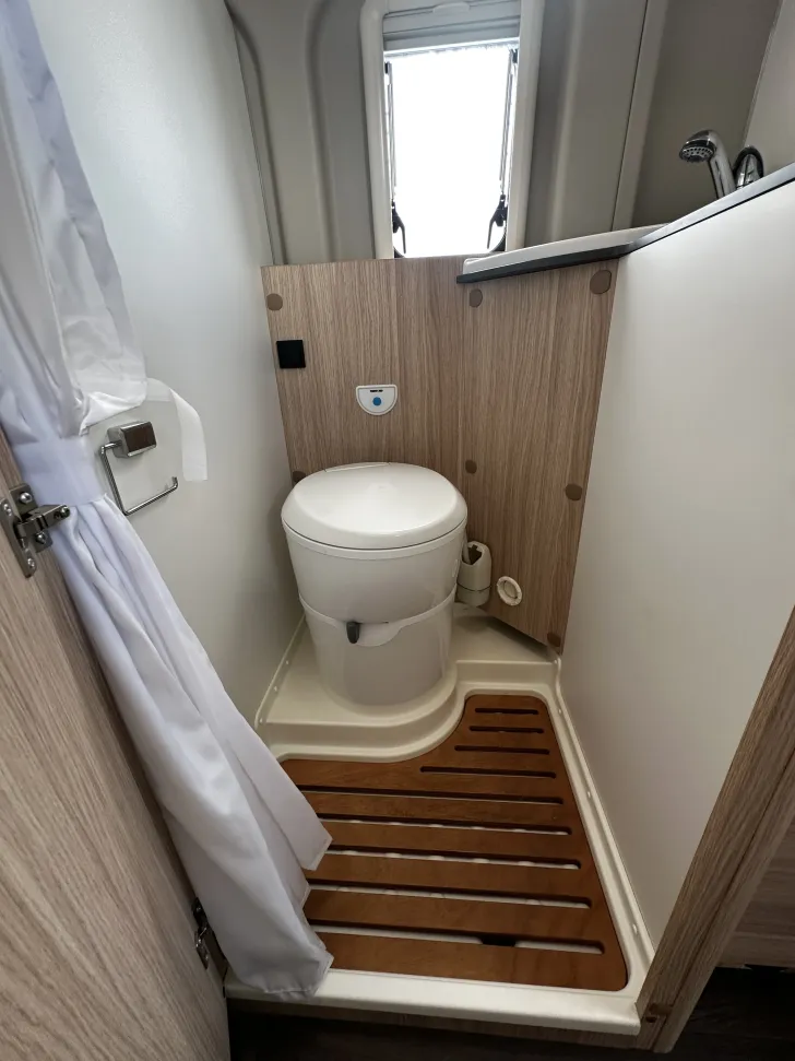 Fahrzeugbild Sunlight Camper Van Cliff 640 Solar + TV/SAT + Markise #17