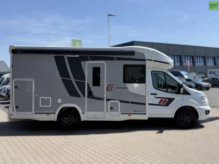 Fahrzeugbild Challenger Teilintegriert Graphite Edition 270 Drive Arctic #3