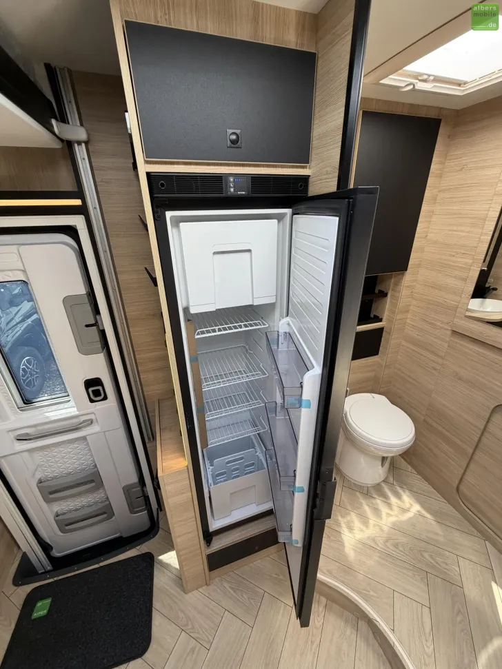 Fahrzeugbild Challenger Teilintegriert Graphite Edition 270 Drive Arctic #15