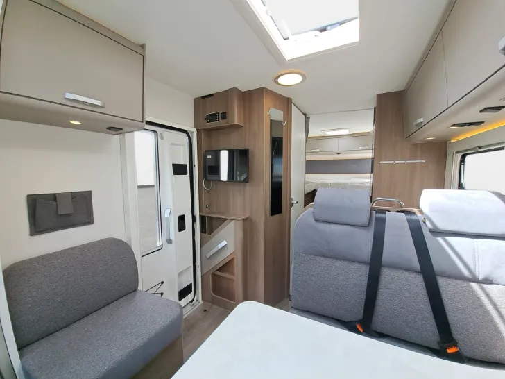 Fahrzeugbild Carado T 328 Pro+, Automatik, LTE, TV, Solar, 3. Bett #10