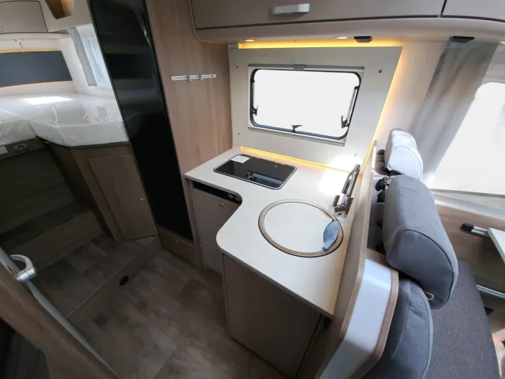 Fahrzeugbild Carado T 328 Pro+, Automatik, LTE, TV, Solar, 3. Bett #11