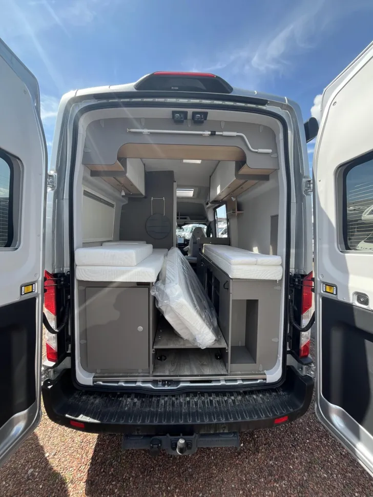 Fahrzeugbild LMC Innovan Ford 592 #16