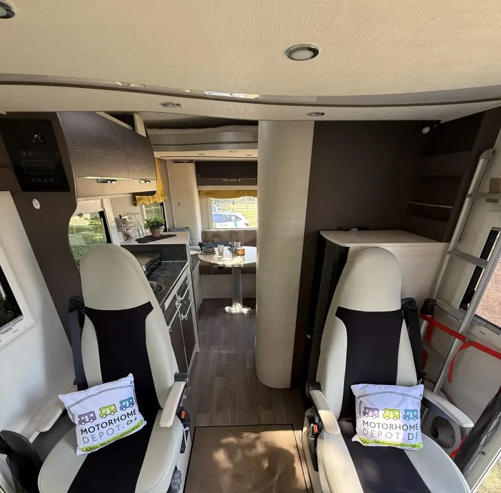 Fahrzeugbild Chausson Welcome 611 Travel Line 2 Aufbautüren, 2 Hubbetten #5