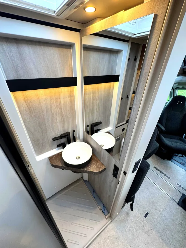 Fahrzeugbild Bürstner Signature SFT 7.0 GASTANK|NAVI|AUTOMATIK|AHK #25