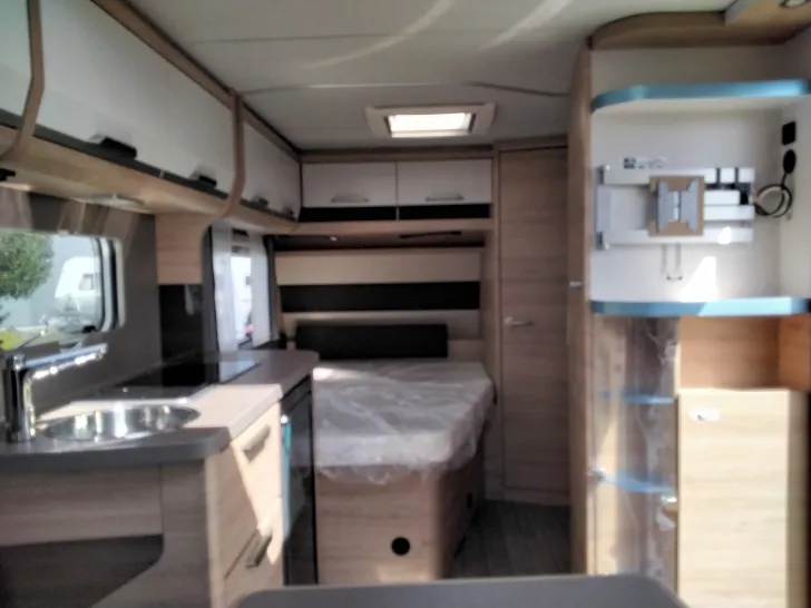 Fahrzeugbild Knaus Südwind 450 FU Black Selection Modell 2026 #7