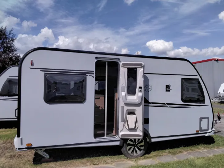 Fahrzeugbild Knaus Südwind 450 FU Black Selection Modell 2026 #12
