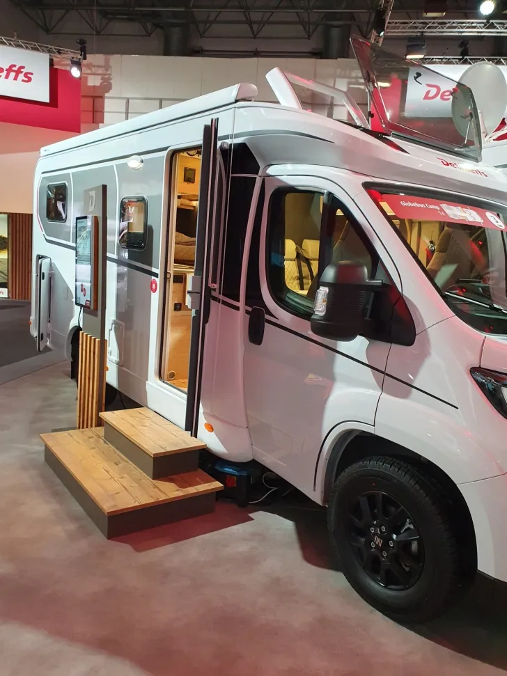 Fahrzeugbild Dethleffs Globebus Camp T 4 ACC Anhängekupplung #3