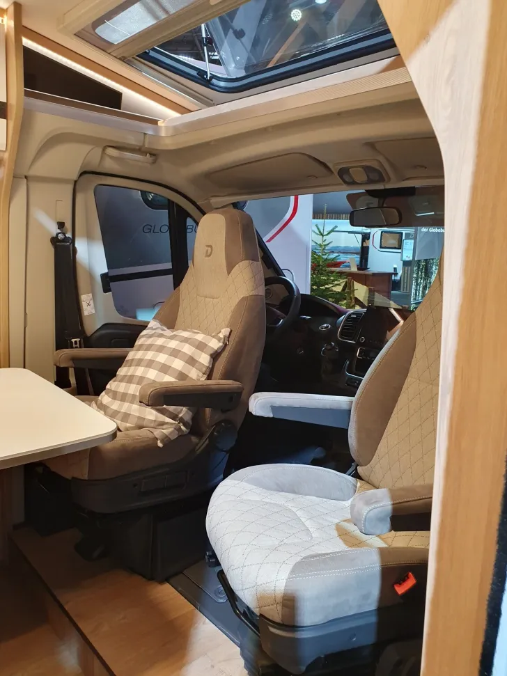 Fahrzeugbild Dethleffs Globebus Camp T 4 ACC Anhängekupplung #4
