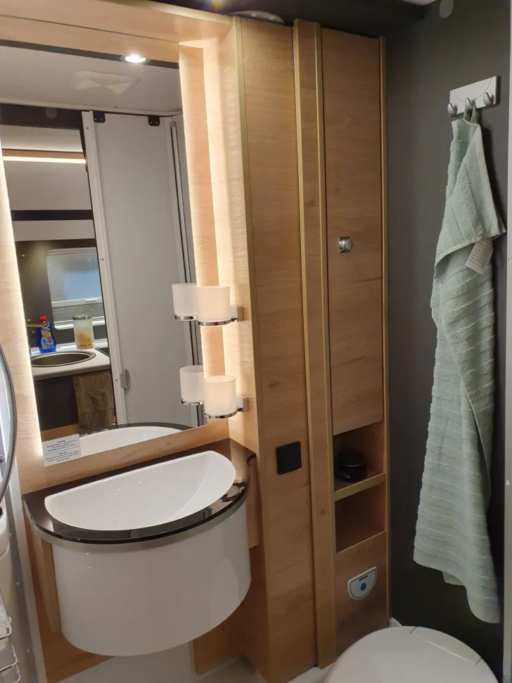 Fahrzeugbild Dethleffs Globebus Camp T 4 ACC Anhängekupplung #7
