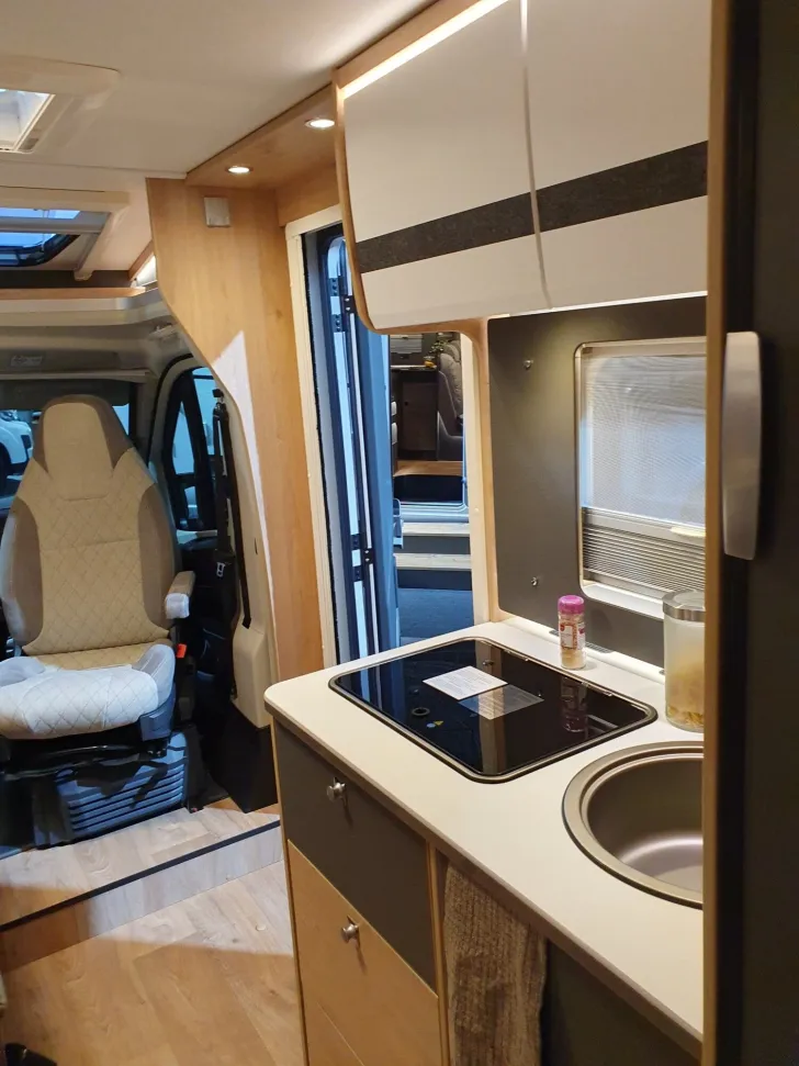 Fahrzeugbild Dethleffs Globebus Camp T 4 ACC Anhängekupplung #8