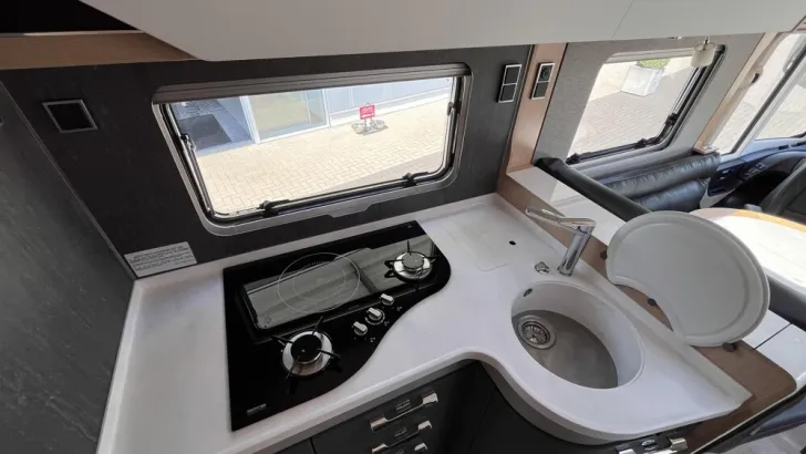 Fahrzeugbild Hymer B-Klasse ML I 880 BlackLine #9