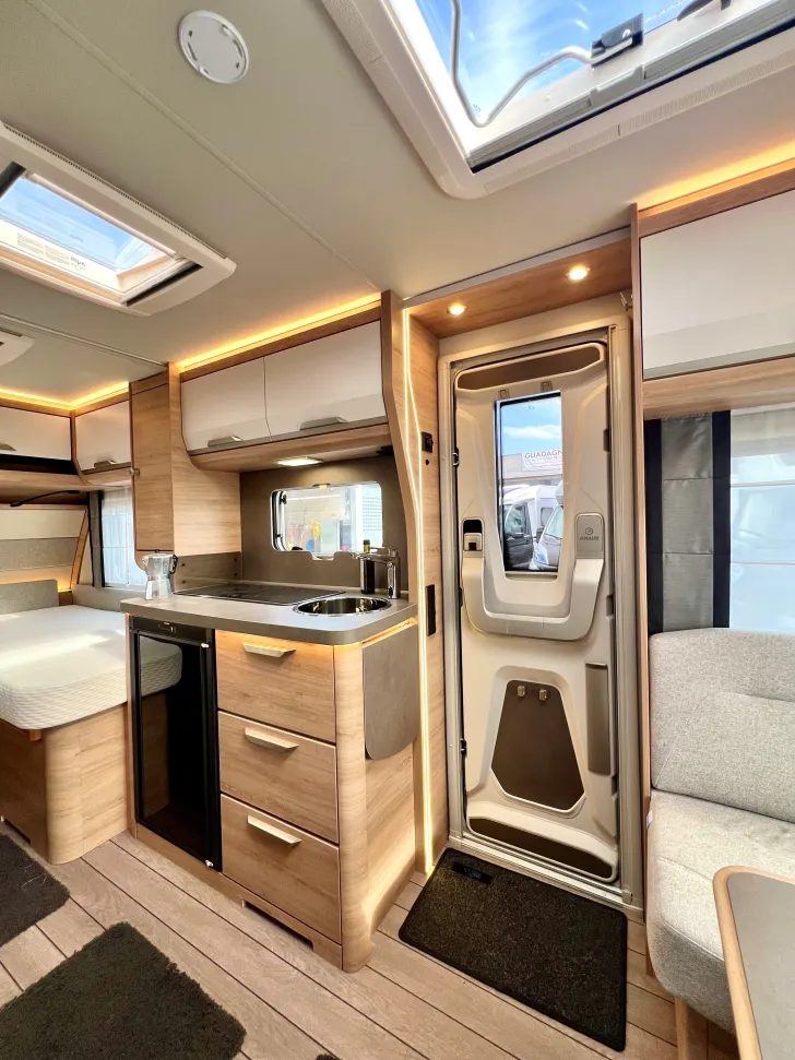 Fahrzeugbild Knaus Südwind 460 EU Black Selection #12
