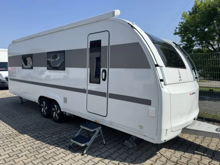 Fahrzeugbild Adria Alpina 663 HT Winterwohnwagen, Komplettausst #4