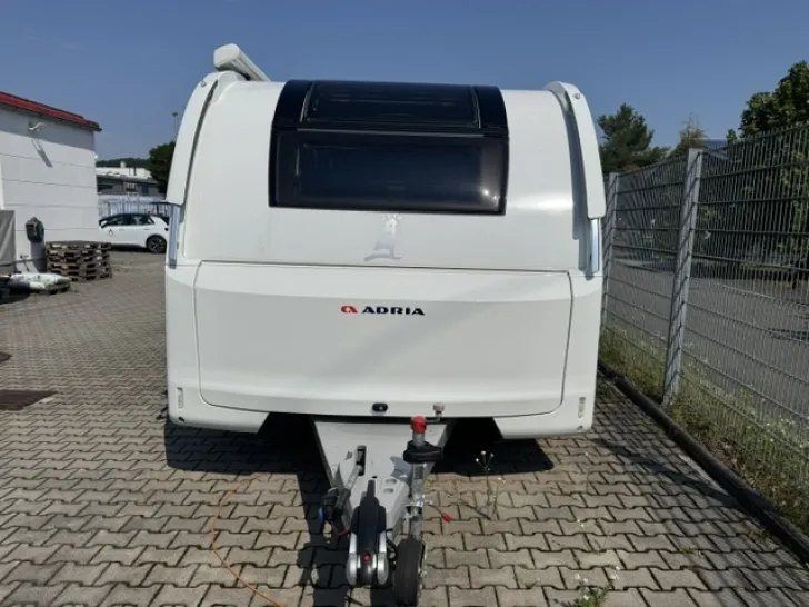 Fahrzeugbild Adria Alpina 663 HT Winterwohnwagen, Komplettausst #5