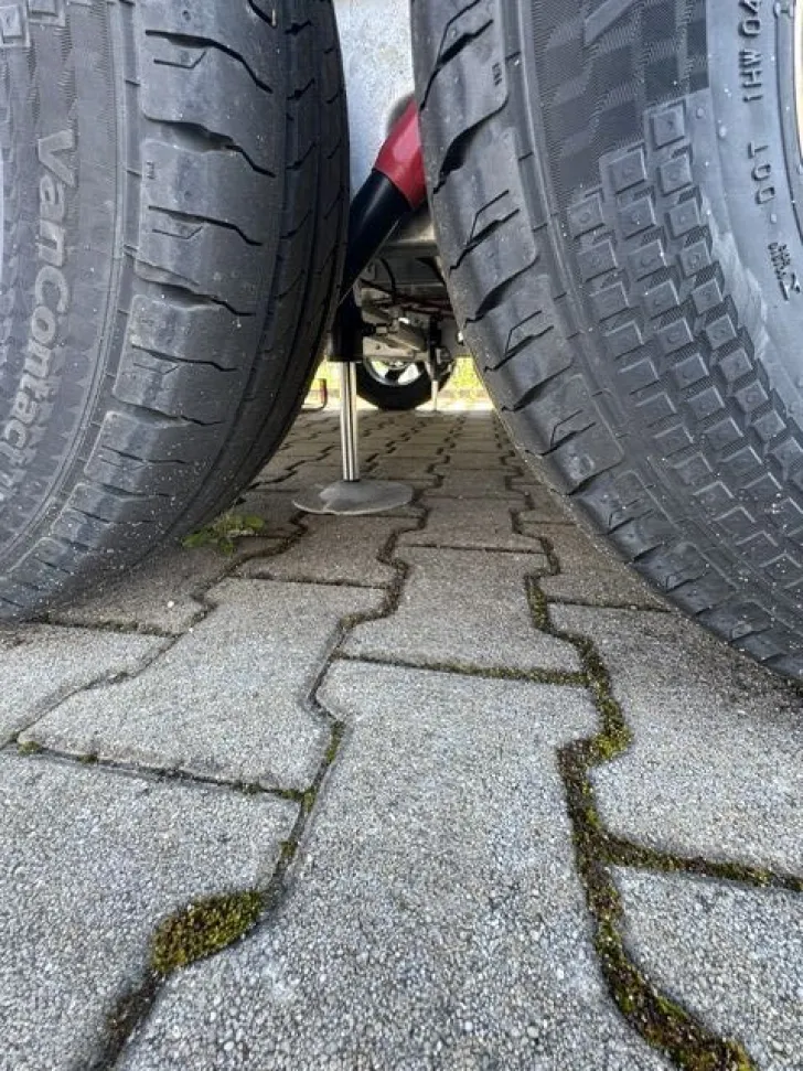 Fahrzeugbild Adria Alpina 663 HT Winterwohnwagen, Komplettausst #7