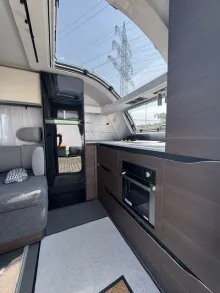Fahrzeugbild Adria Alpina 663 HT Winterwohnwagen, Komplettausst #11
