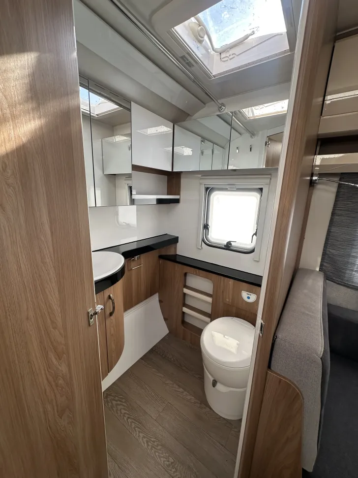 Fahrzeugbild Hobby Excellent 460 SL Rangierhilfe #16