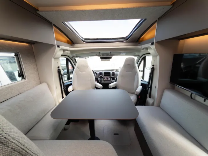 Fahrzeugbild LMC Cruiser 740 EL #11