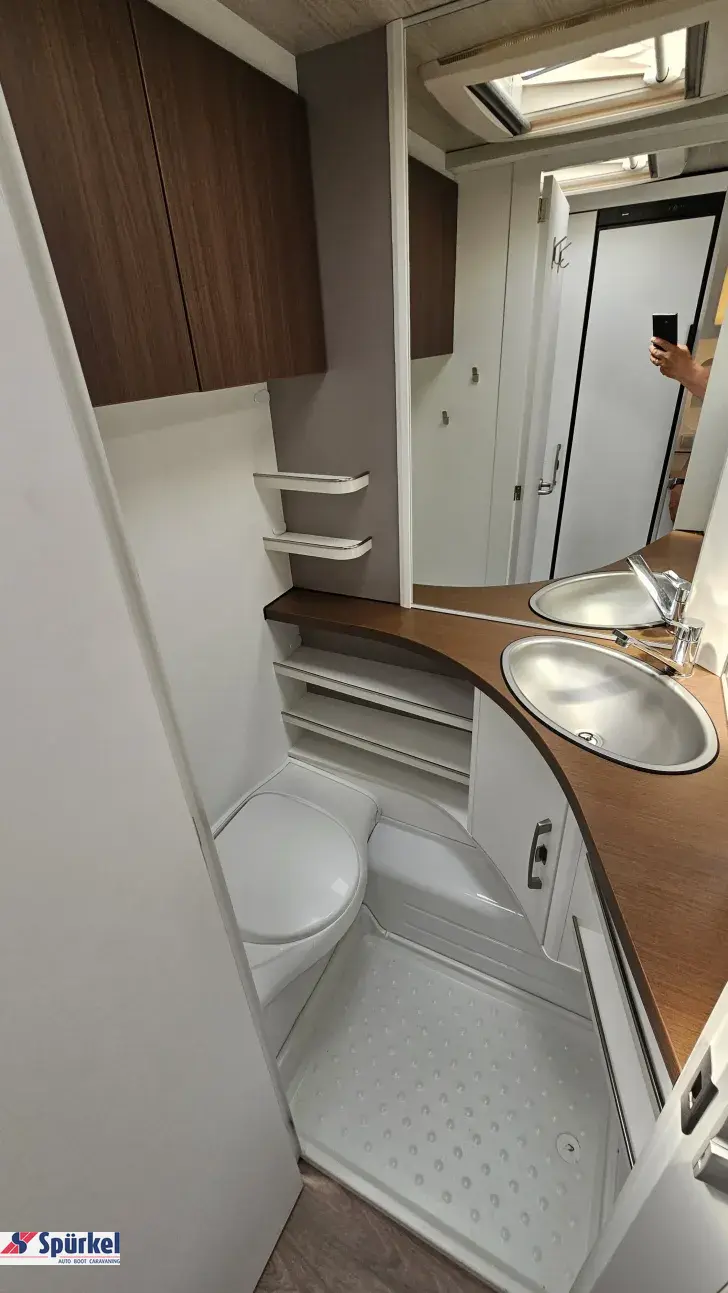 Fahrzeugbild Hymer Eriba Nova 530 Mover, Hubstützen,Arktis Paket #11
