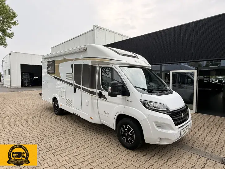 Fahrzeugbild Carado T 339 AT #Queensbett #Rollerträger #11