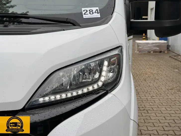 Fahrzeugbild Carado T 339 AT #Queensbett #Rollerträger #13