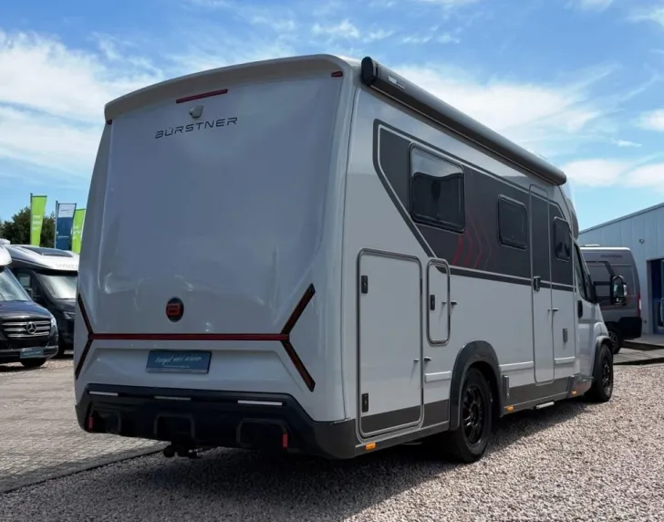 Fahrzeugbild Bürstner Signature SFT 7.5 Verfüg./Sparen Sie 9.677,- € #3