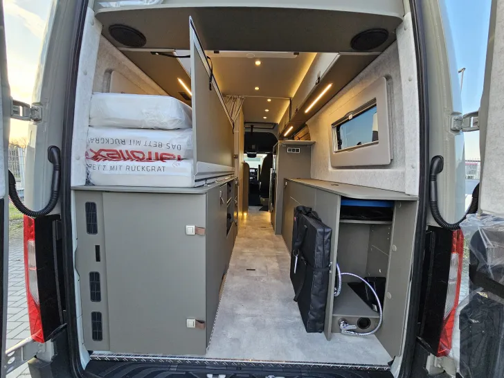 Fahrzeugbild Hymer Camper Van Grand Canyon S 700 CROSS TRAIL Top-Ausstattung #50