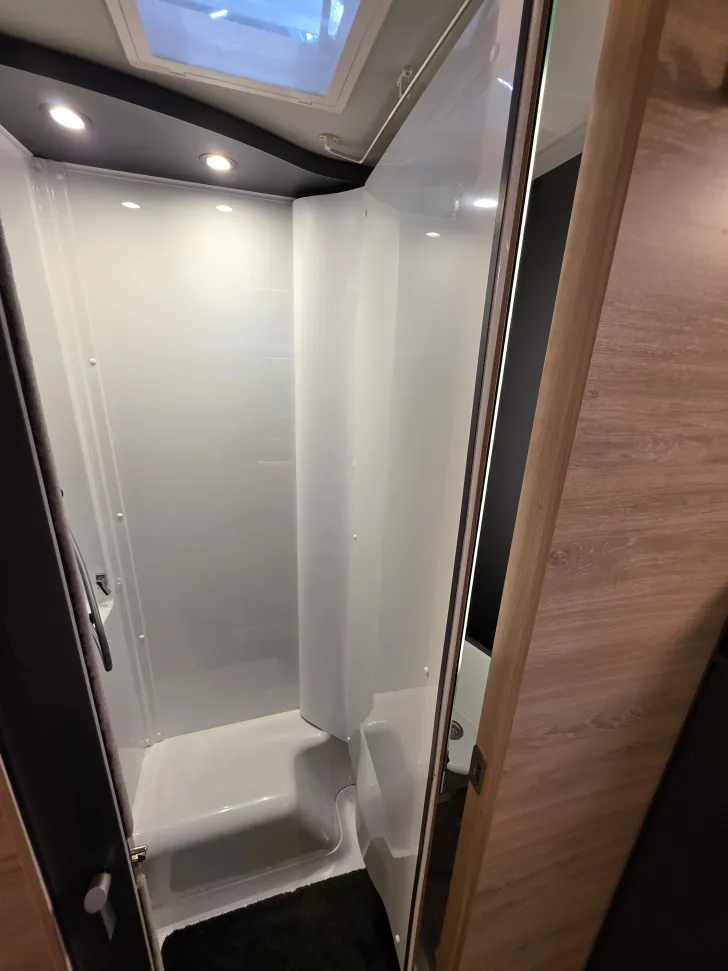 Fahrzeugbild Knaus L!VE TI 650 MEG Platinum Selection NEW 2027 #16