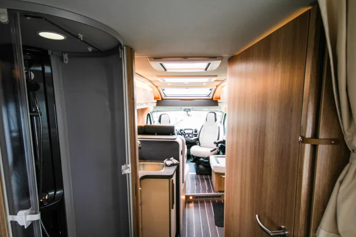 Fahrzeugbild Knaus Sky TI 700 MEG IC-Line Automatik|S7-Fenster|Markise #9