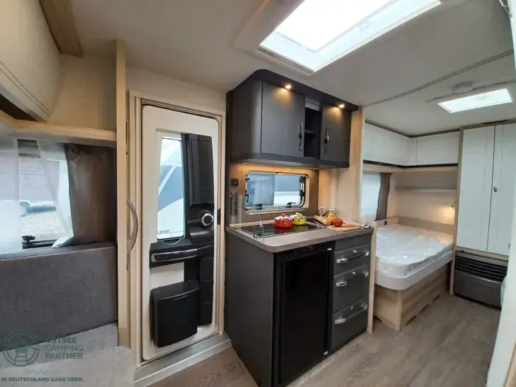 Fahrzeugbild Hobby De Luxe 460 LU #10