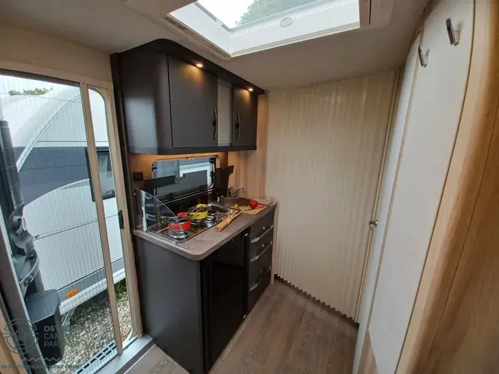 Fahrzeugbild Hobby De Luxe 460 LU #11