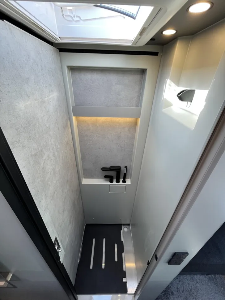Fahrzeugbild Niesmann + Bischoff iSmove 6.9 E #10