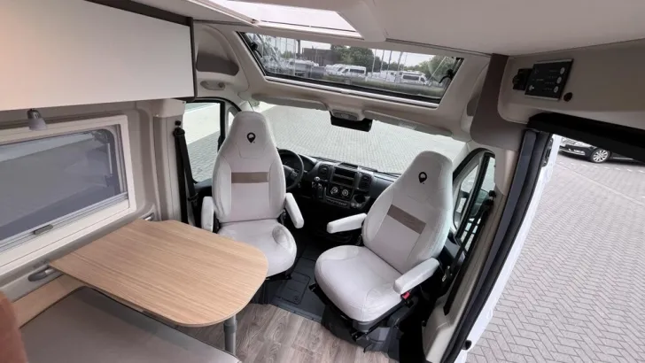 Fahrzeugbild LMC Innovan 600 #7