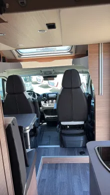 Sicht vorne-hinten Weinsberg CaraSuite EDITION [SPICY] 650 MEG (2026)
