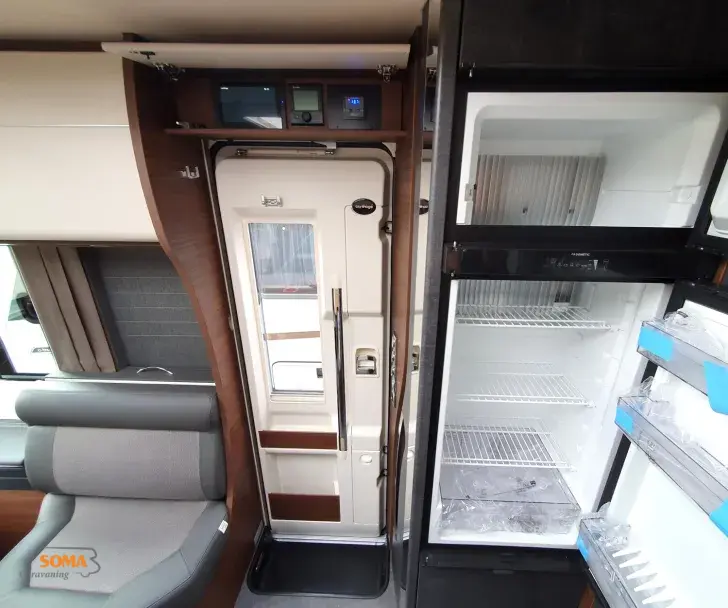 Fahrzeugbild Carthago chic c-line I 5.0 QB L Lithium Silber o.Hubbett #18