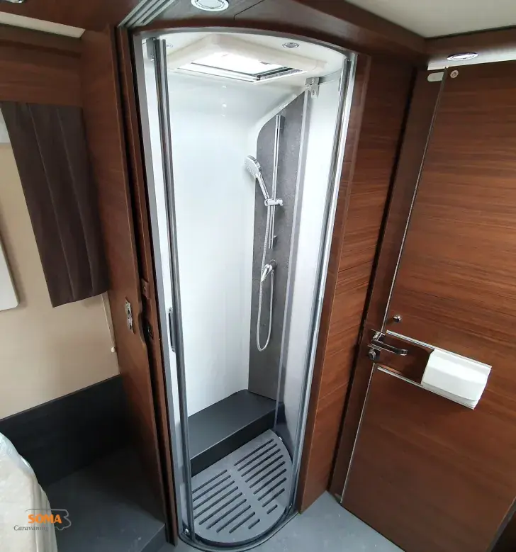 Fahrzeugbild Carthago chic c-line I 5.0 QB L Lithium Silber o.Hubbett #19