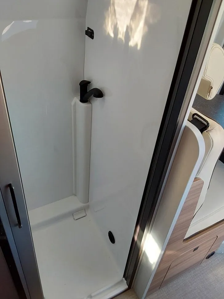 Fahrzeugbild Bürstner B66 C 600 Lederausstattung, Automatikgetriebe #12