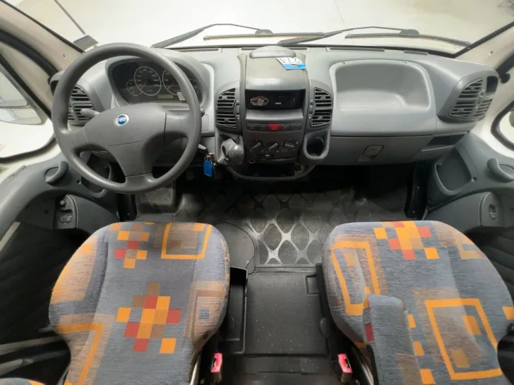 Fahrzeugbild Rotec 5850 TI/Festbett/Garage/Markise/DPF-Grün #7