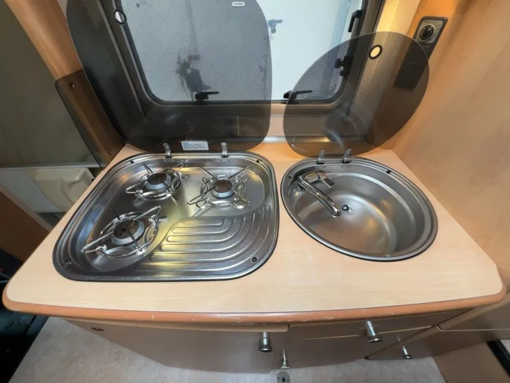Fahrzeugbild Rotec 5850 TI/Festbett/Garage/Markise/DPF-Grün #13